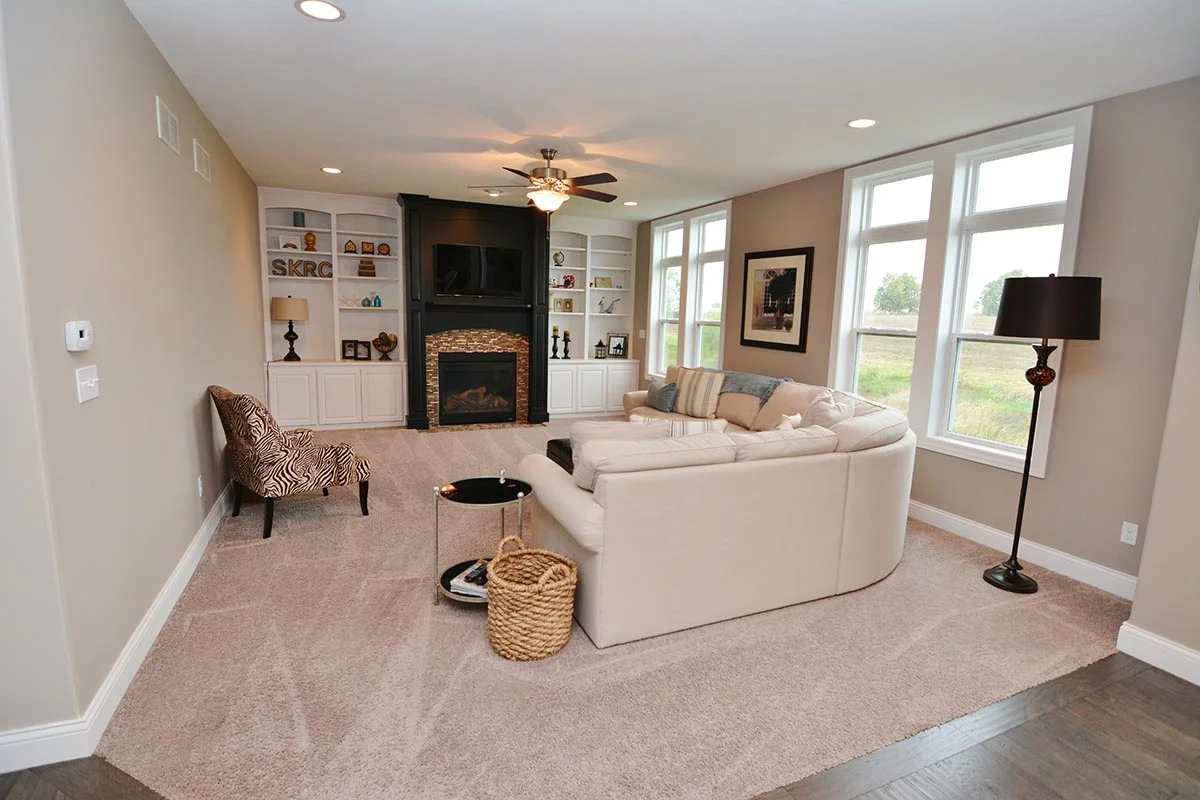 5010 Longfield Rd - 03.jpg