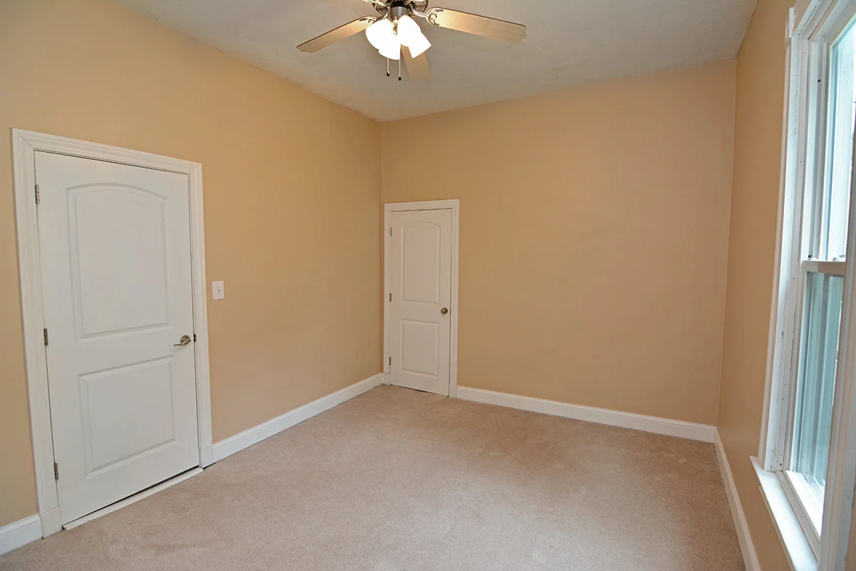 603 E Oakland - 25.jpg