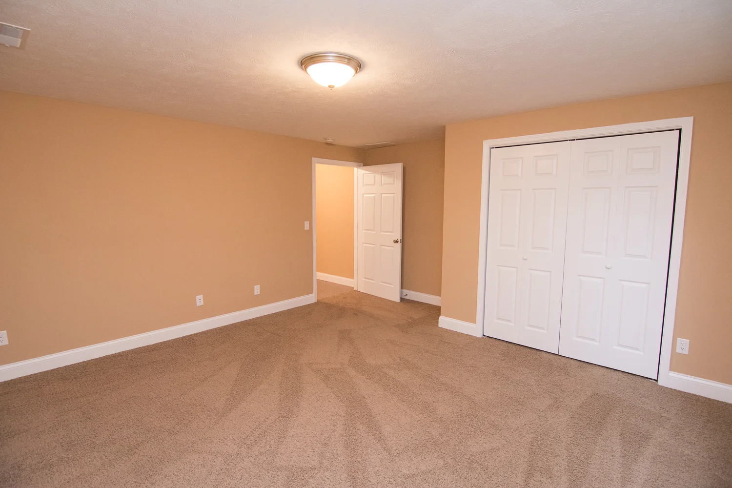 501 E Northtown Rd - 24.jpg