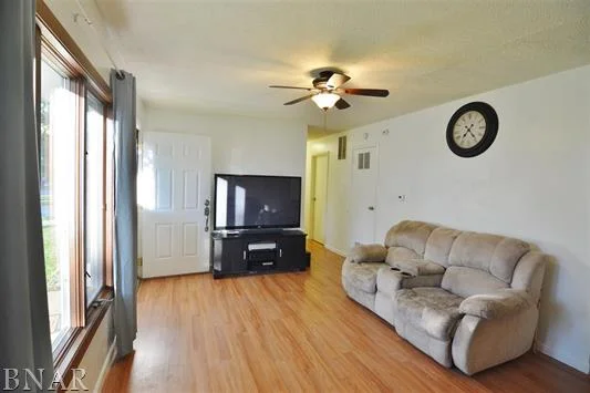 4003 Crest Way - 12.JPG