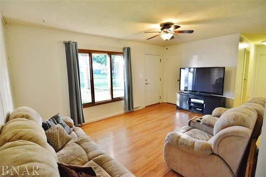 4003 Crest Way - 15.JPG
