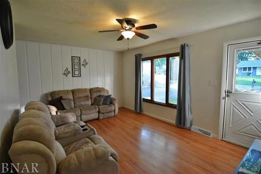 4003 Crest Way - 23.JPG