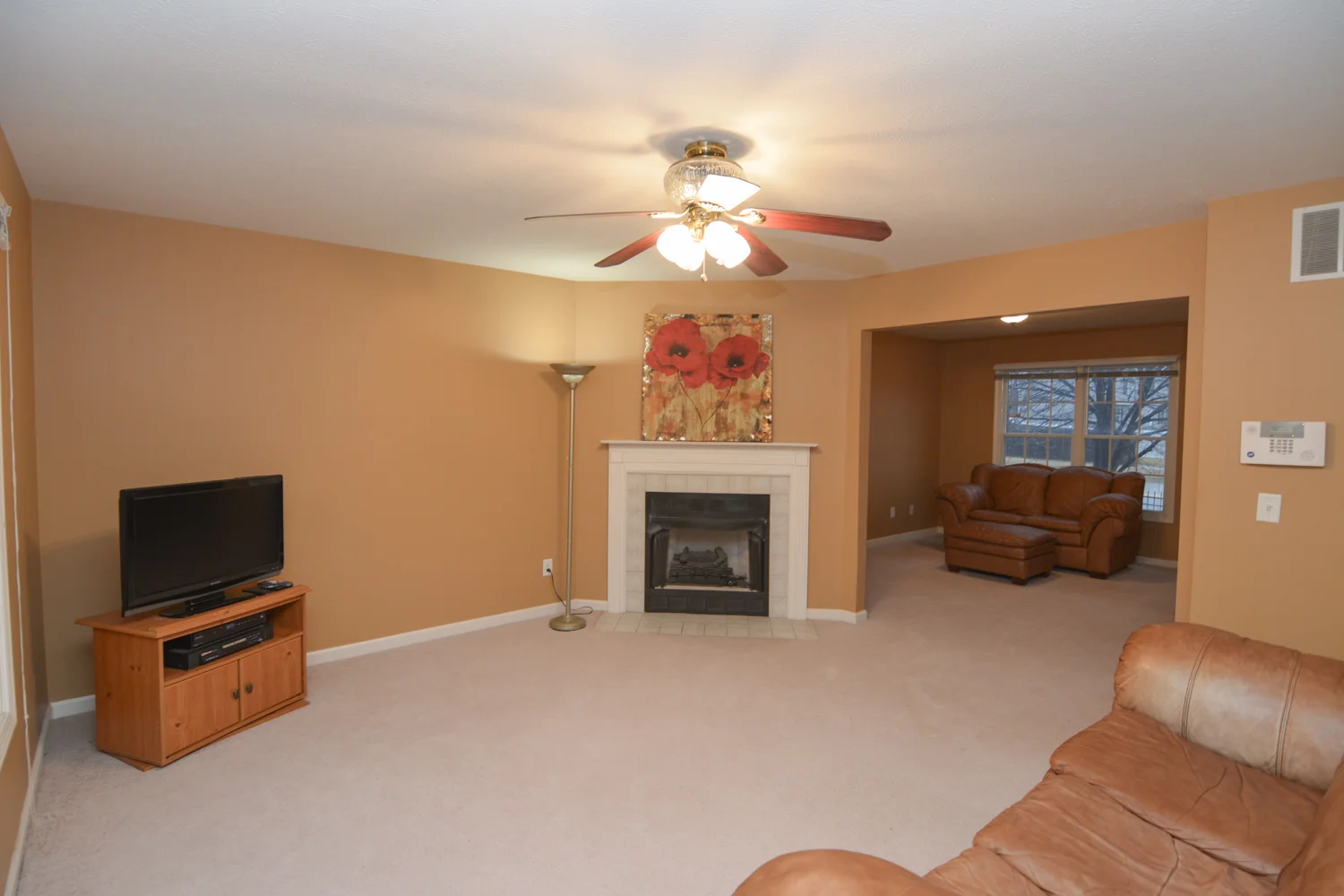 917 E Shelbourne- 06.jpg