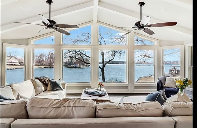 This home belongs on a cover of a magazine! 18299 Teepee Trail #lakebloomington $539,900 #realtor #realestate #houseforsale #bloomongtonil #lakehouse #lifeatthelake
@teamwycoff @bhhssnyderre