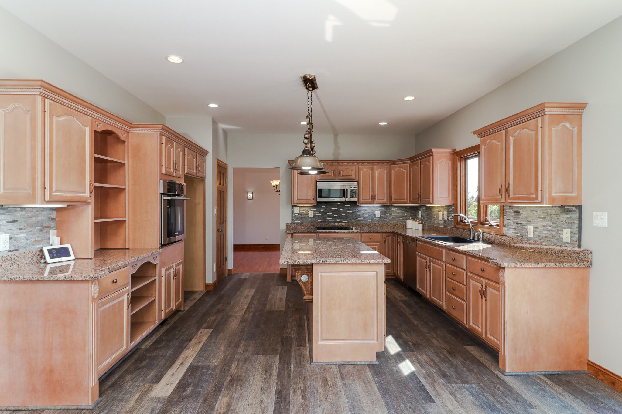 16213 Bush Blvd-18.jpg