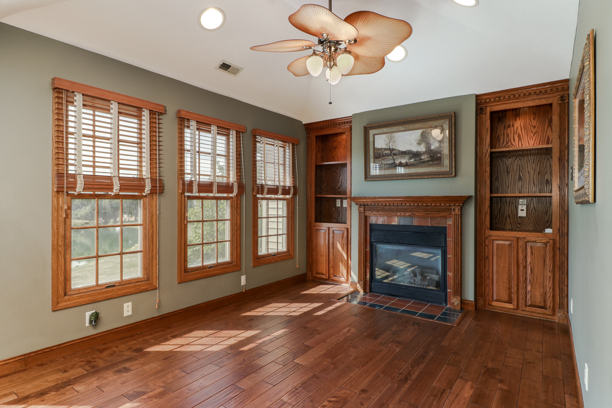 16213 Bush Blvd-32.jpg