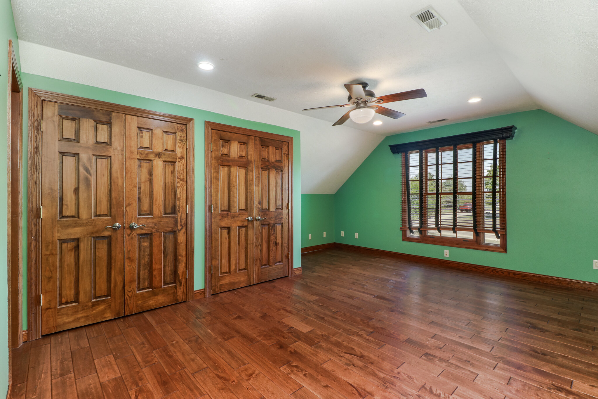 16213 Bush Blvd-42.jpg