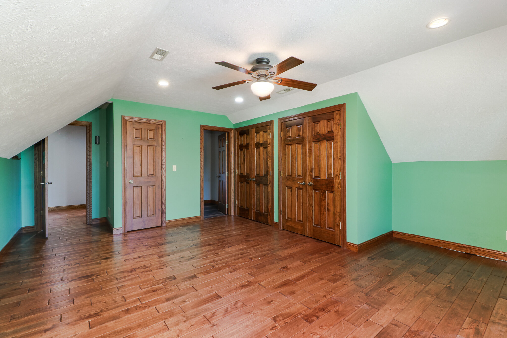 16213 Bush Blvd-43.jpg