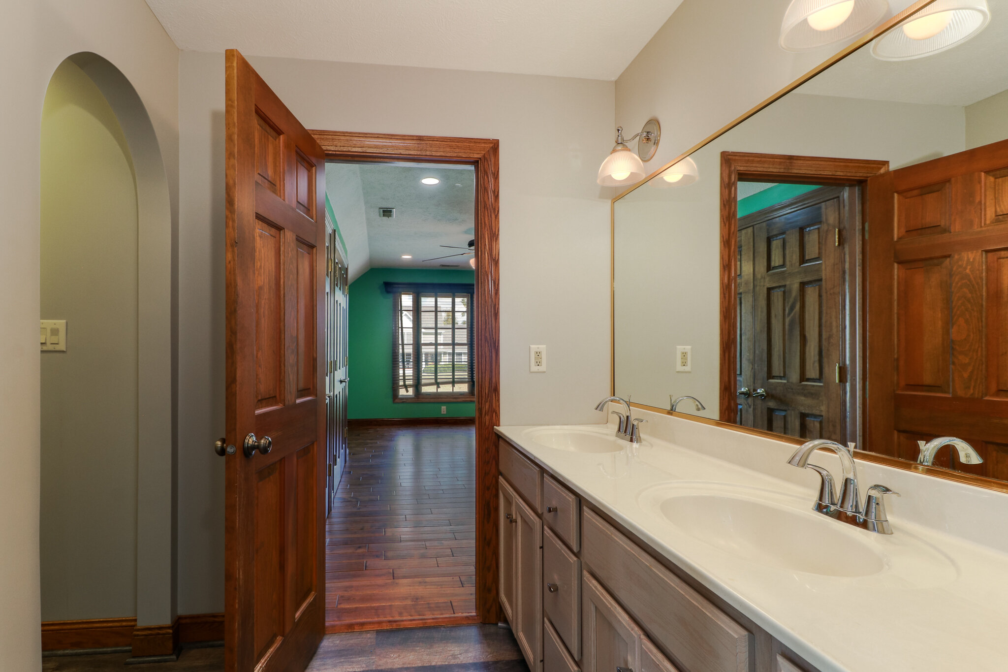 16213 Bush Blvd-44.jpg