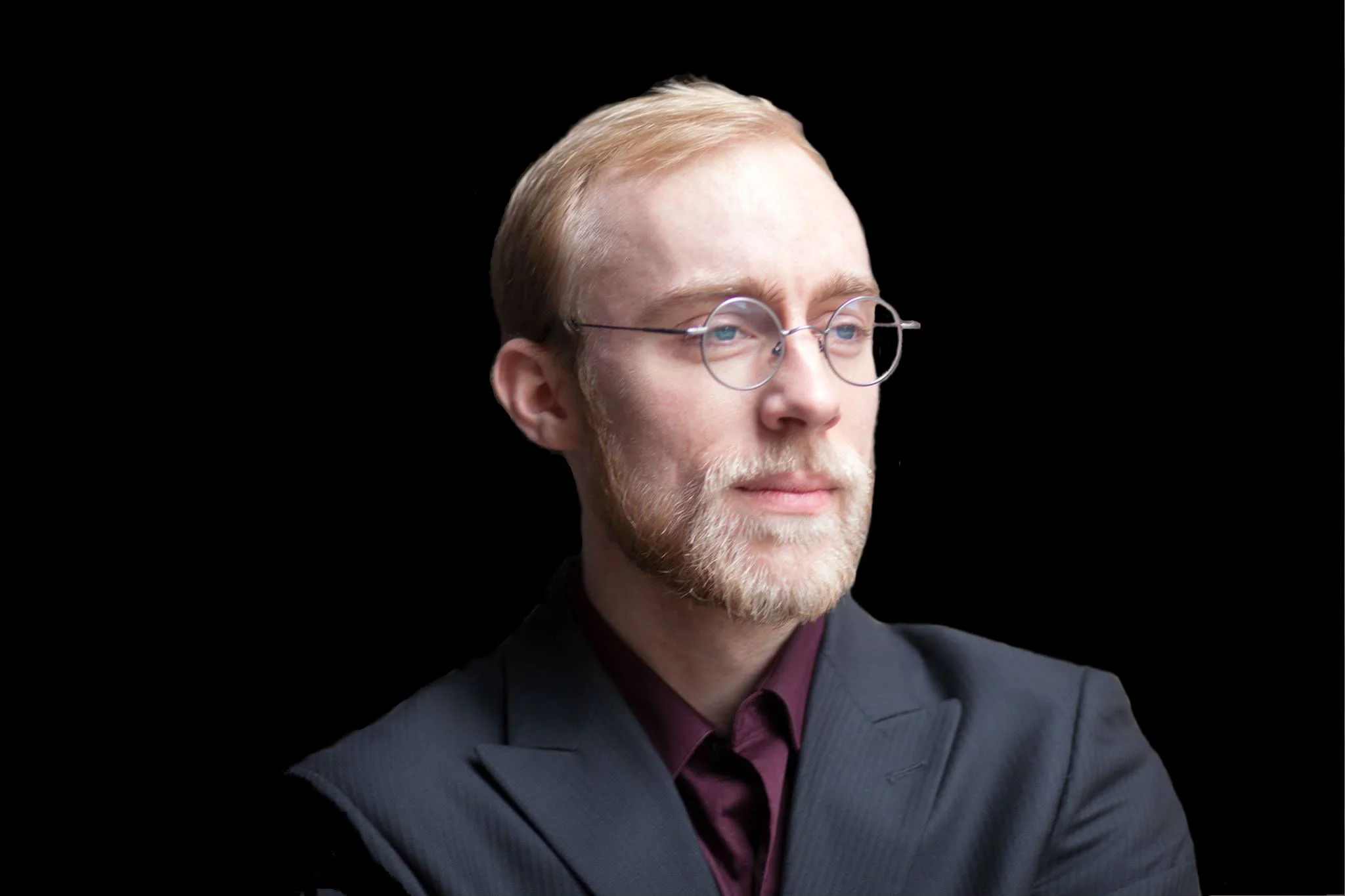 Headshot_3+blackback1.jpg