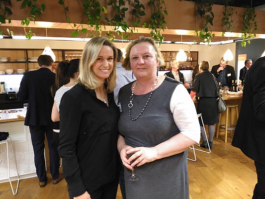 Nadine PLET à droite (Presidente de la FNZCCI) et Kirsty REYNOLDS à gauche (Vice-presidente de la FNZCCI)