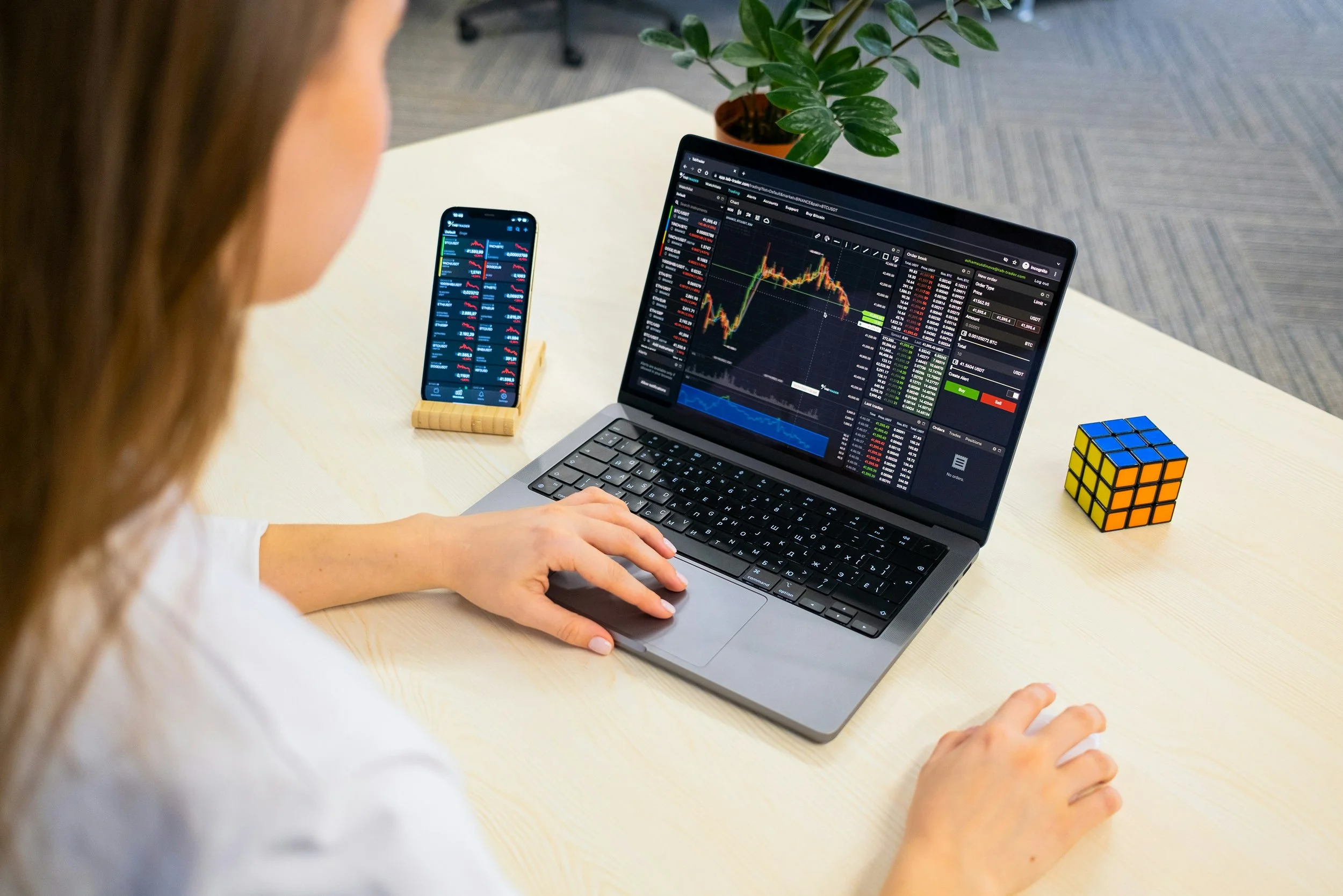 Bien investir : comprendre la liquidité, la volatilité et le rendement