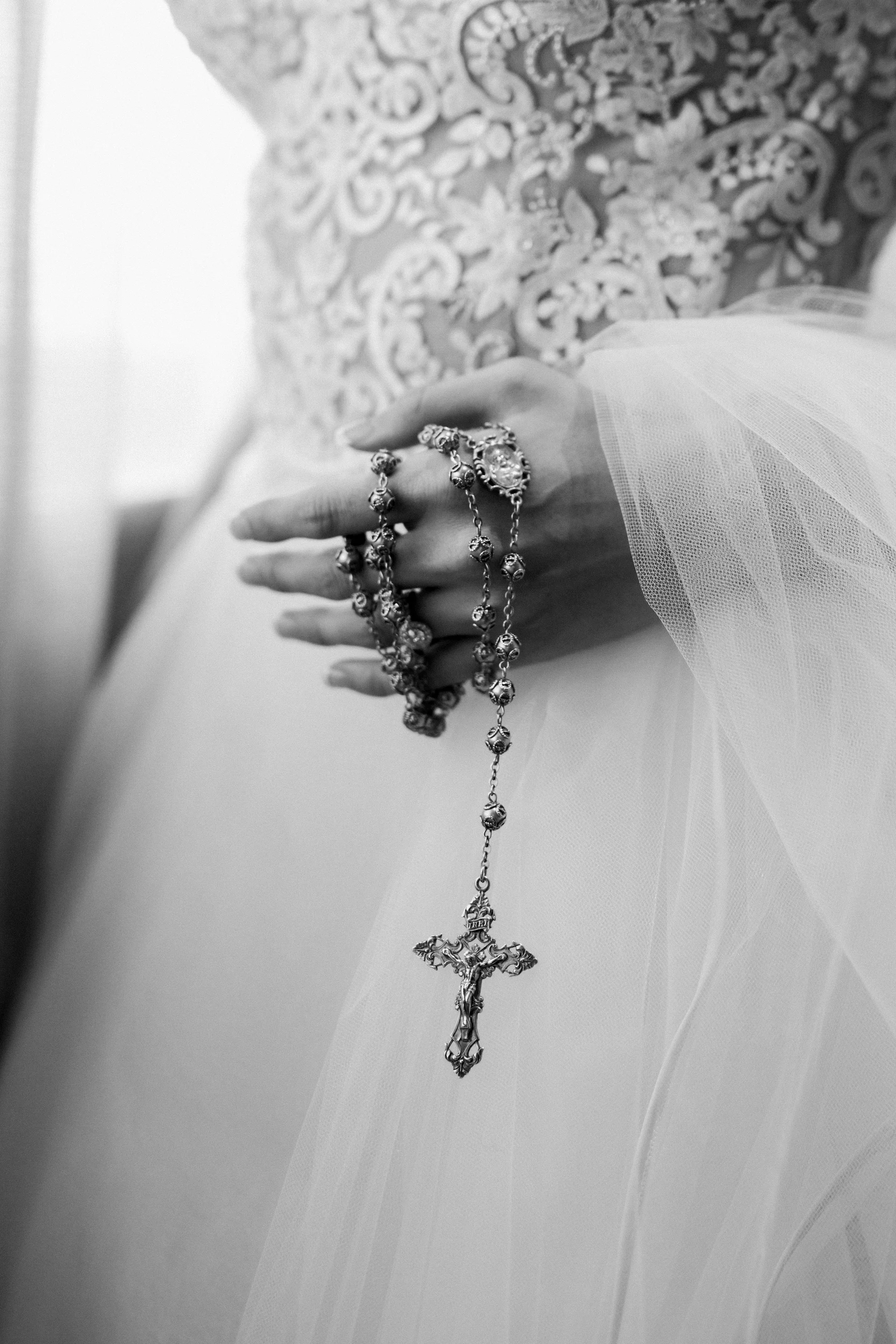 bride-rosary-wedding-st-anthony.JPG