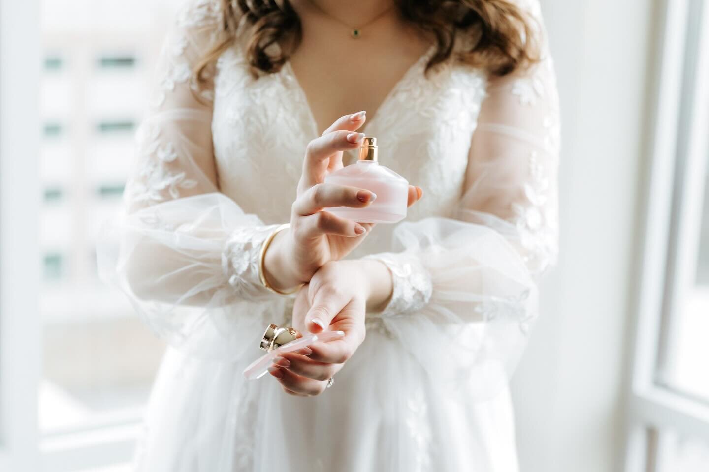 Devan &amp; Brandon | The L
.
.
.
Venue &amp; Catering: @larkinsevents (The L)
Coordination: @hillandcoevents
Florals: @prettythings_weddingflowers
Hair &amp; Makeup: @browningstudio
Wedding Gown: @roseandblissbridal
Bride&rsquo;s Shoes: @eliseanaisc