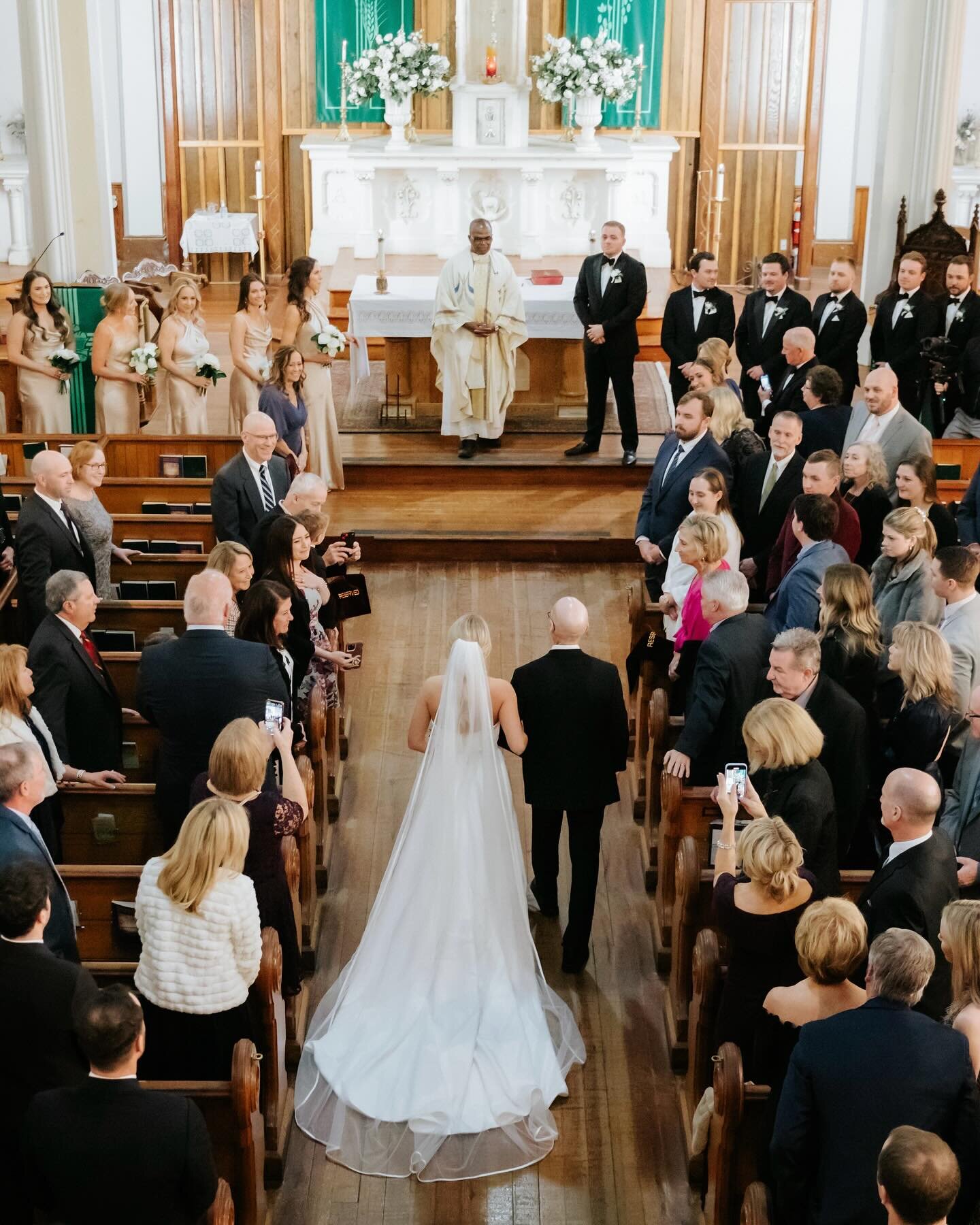 Kylie &amp; Brian | Charleston, SC ✨
.
.
.
Ceremony: St. Patrick Catholic Church
Reception Venue, Bar Service, &amp; Catering: The William Aiken House (@pphgevents)
Planner:&nbsp;@katiejeanevents
Florals: @frenchquarterfloral
Hair &amp; Makeup: @lash