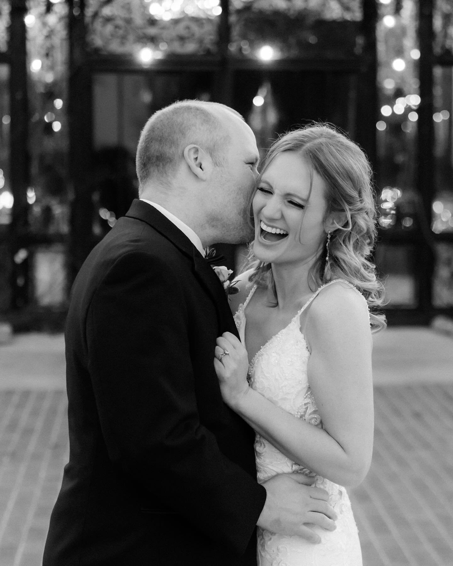 Madison &amp; Luke | Edinburgh West ✨
.
.
.
Venue, Florals, Catering, &amp; Coordination:&nbsp;@edinburghwest
Hair:&nbsp;Darlene Brooks
Wedding Gown:&nbsp;@morileeofficial (@shopfoxylady) Cake:&nbsp;@hollyscakes
Bar Service:&nbsp;@the_bearded_bartend