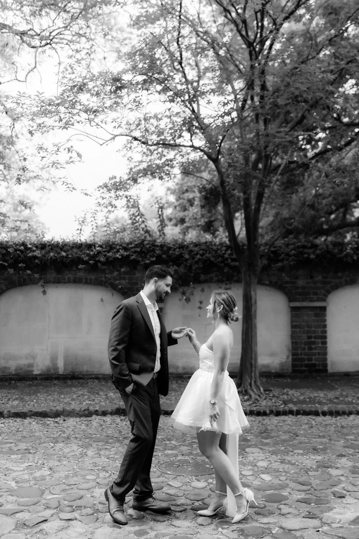 downtown-charleston-engagement-session-spring-0019.JPG