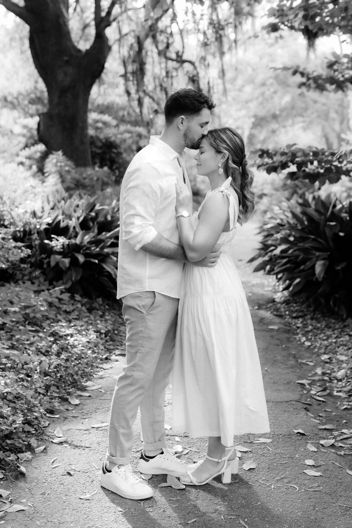downtown-charleston-engagement-session-spring-0001.JPG