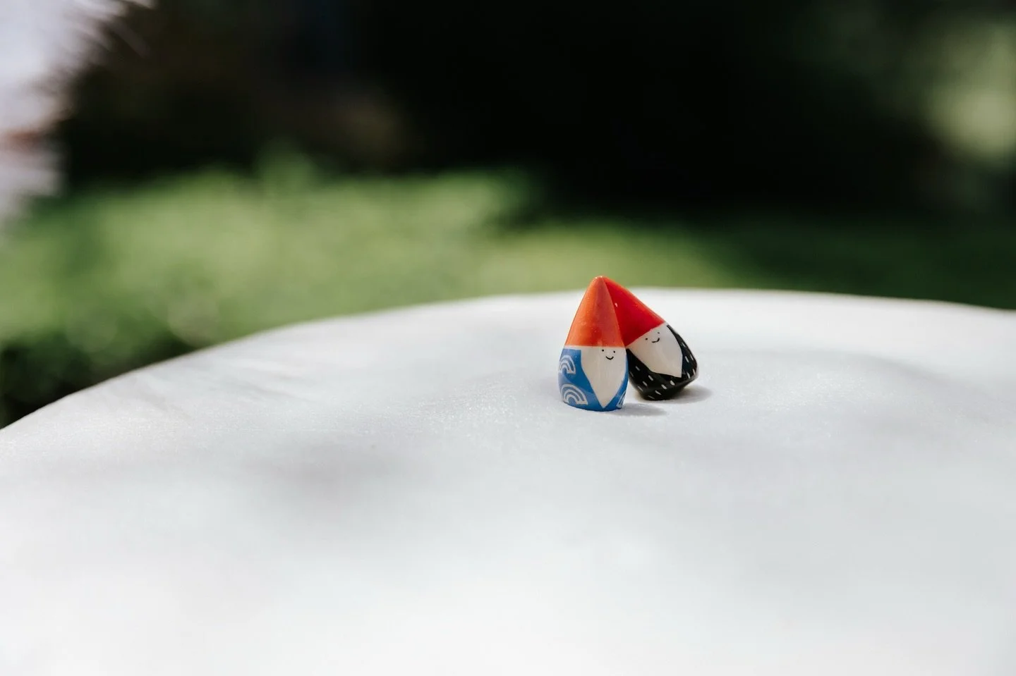 Gnomes and a disco pig.
Two things I kept thinking about after reading Kendall and Logan&rsquo;s questionnaire.

Kendall found the gnomes on a trip through the Northeast.
The disco pig came from the restaurant of their caterer, Luella&rsquo;s BBQ.
Th