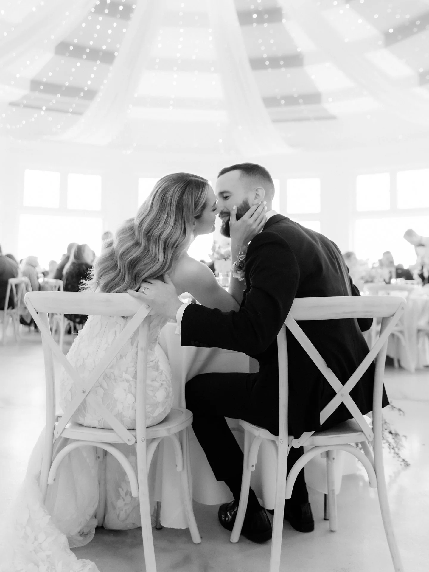 Hannah &amp; Erik | Wrightsville, PA 
A table set for two.
A moment made for forever.
.
.
.
Venue:&nbsp;@lauxmontfarmsweddings
Hair: @mkupthebeautystudio @rachelmkupbeauty
Makeup: @mkupthebeautystudio @ivanaduane.promua
Gown: @avalaurennebride.sc
Flo