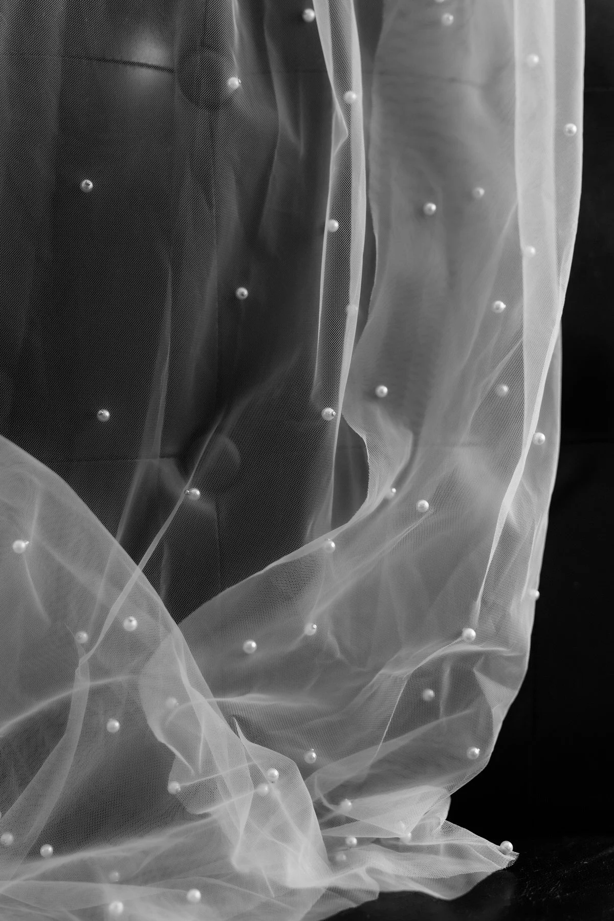 wedding-veil-details-pearls-bw-charleston.jpg