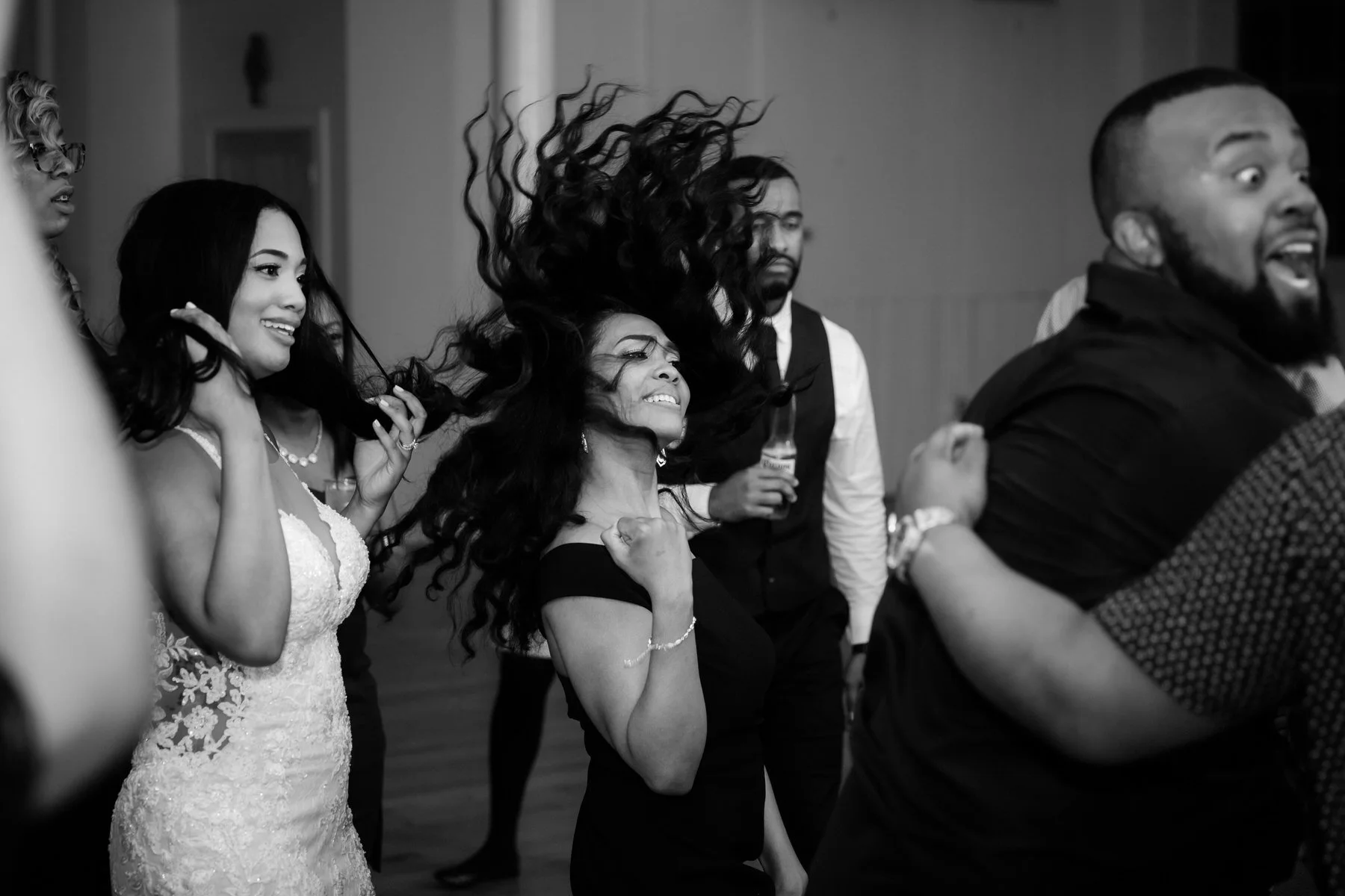 southern-bleachery-dancing-bridal-party-reception.jpg