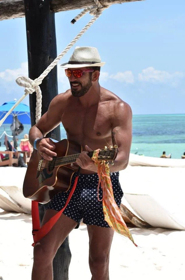 BraulioGuitar.jpg