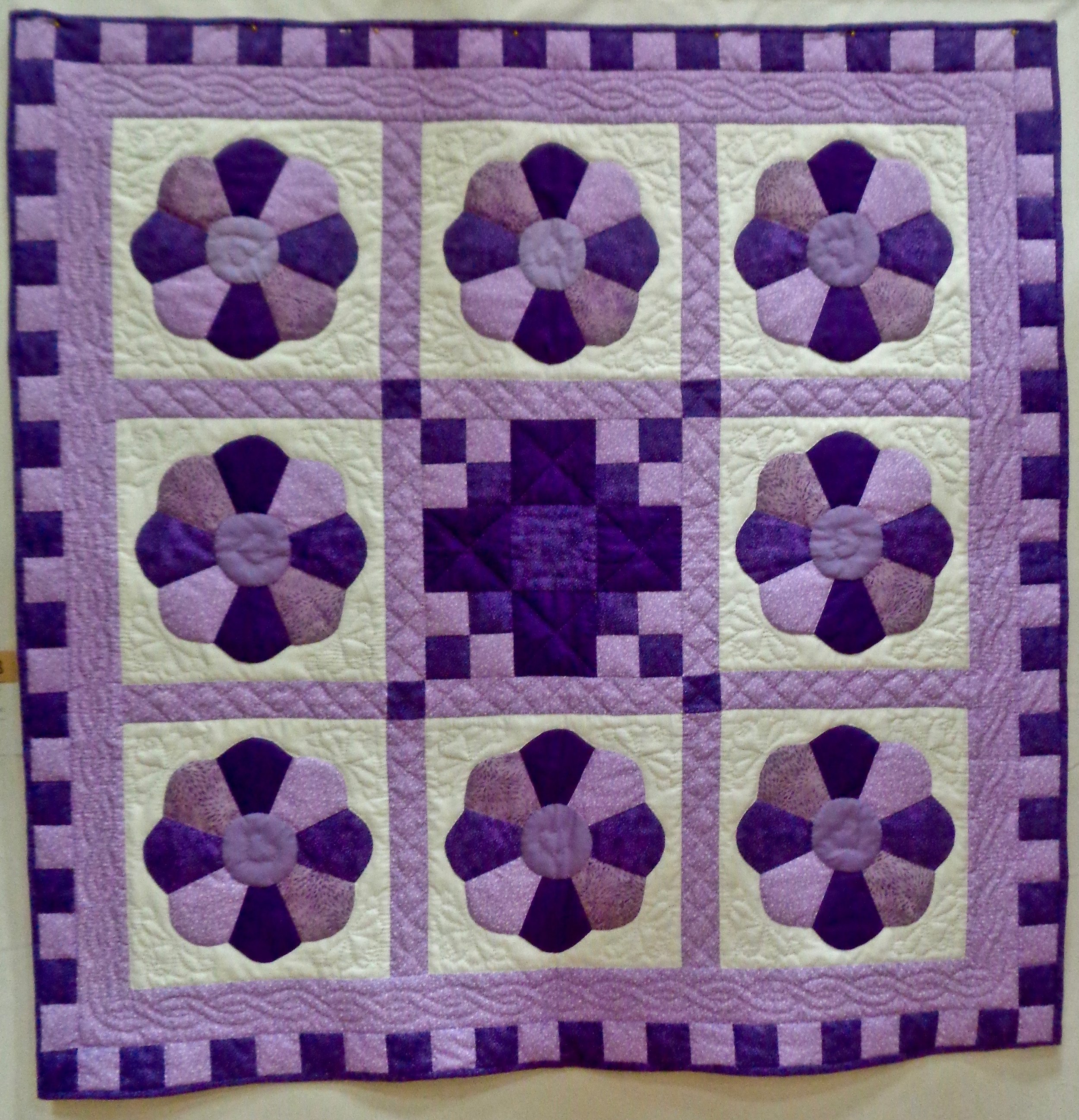 Dresden Plate, Pieced &amp; Hand Quilted by Jane Nussbaum, donated by First Mennonite Church-Berne, 48 x 48”