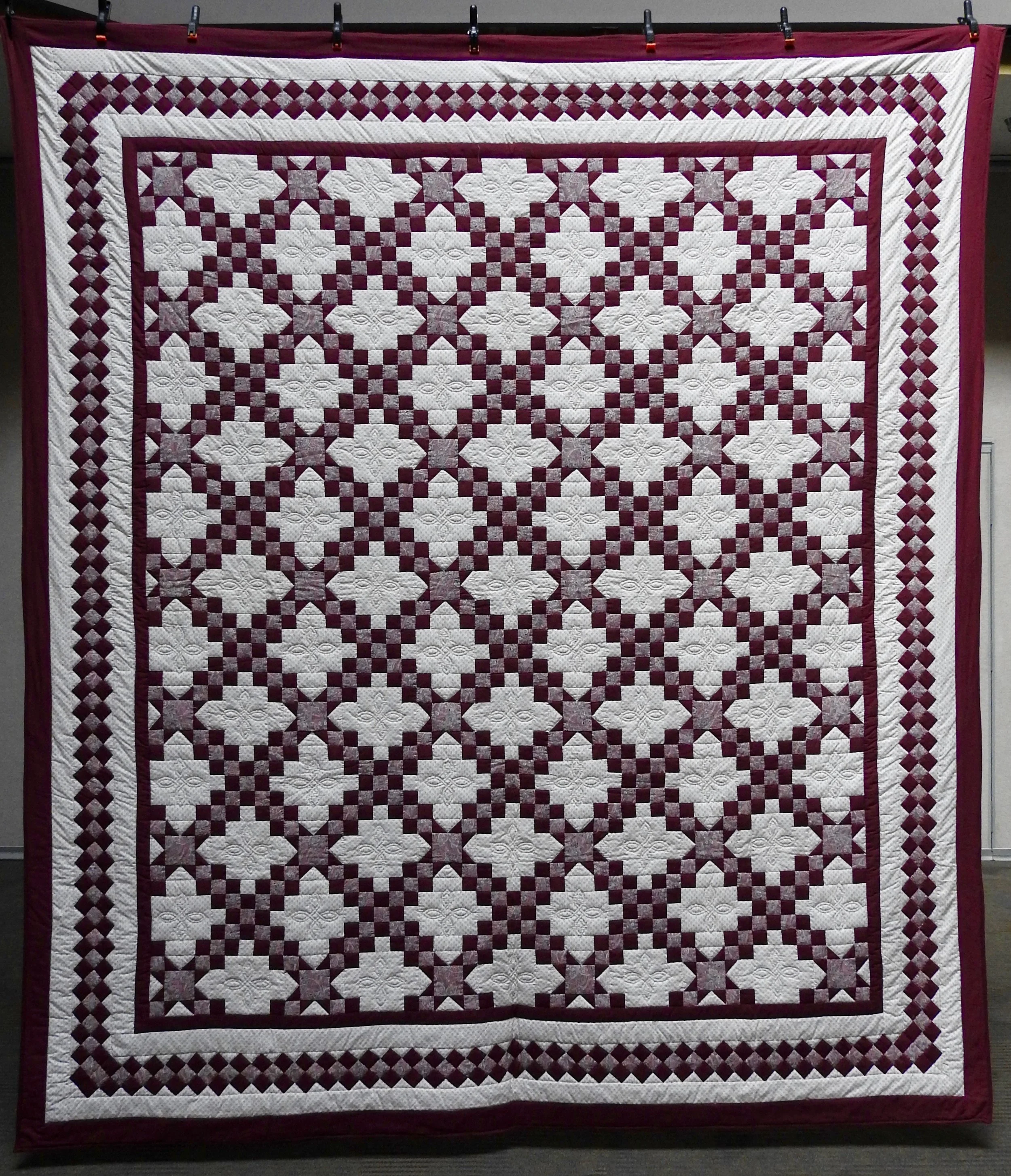 Double Irish Chain Star, Pieced & Hand Quilted, 100 x 111”