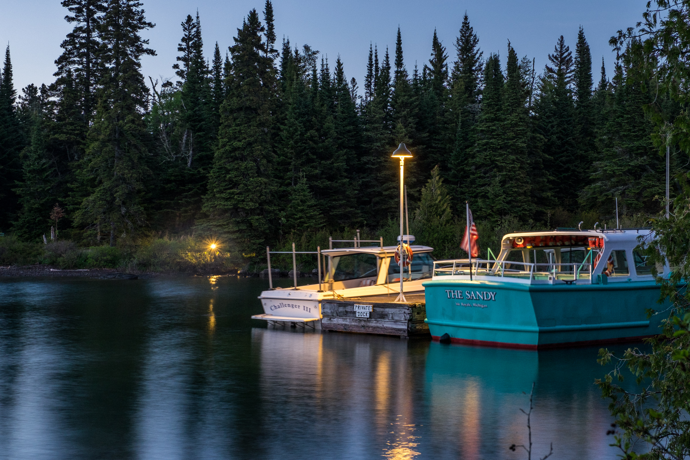 The Sandy tied up for the night at the Rock Harbor Lodge. This is your ship-guide around the island, operated by some of the finest captains in the national parks..it's not easy navigating the turbulent waters of Lake Superior! 