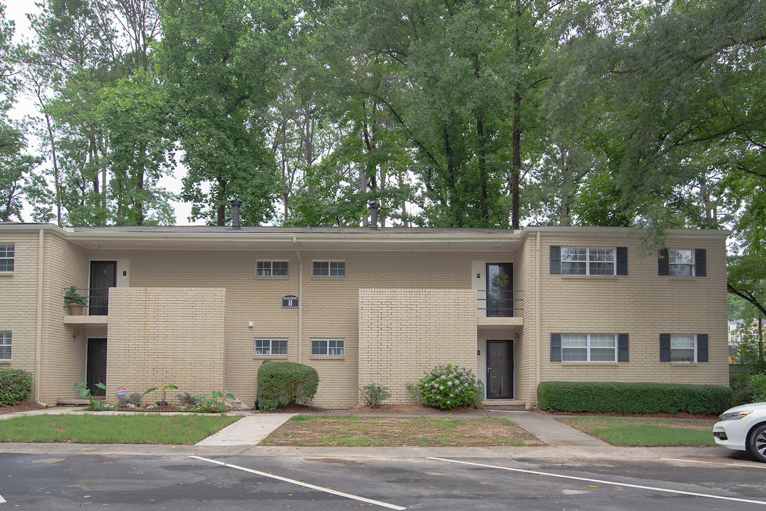 23) 311 Peachtree Hills 8D - exterior.jpg