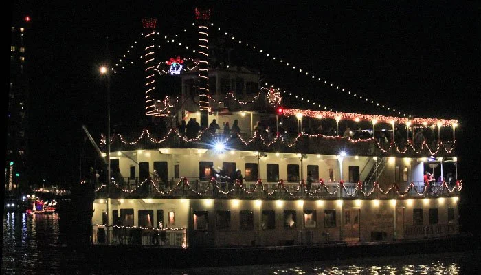 Christmas Eve Lunch and Dinner Cruises