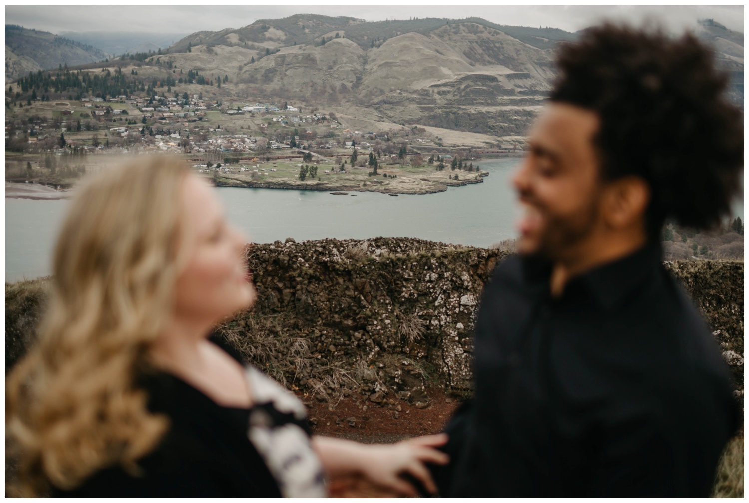 rowena_crest_intimate_engagement_session_0003.jpg