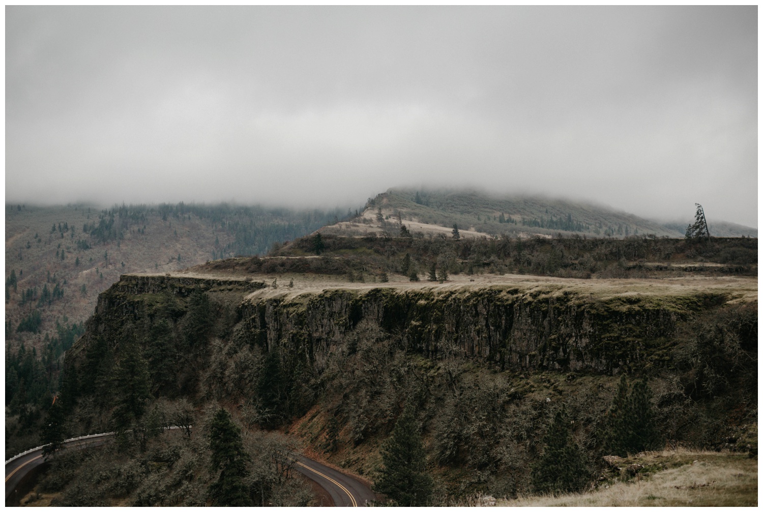 rowena_crest_intimate_engagement_session_0012.jpg