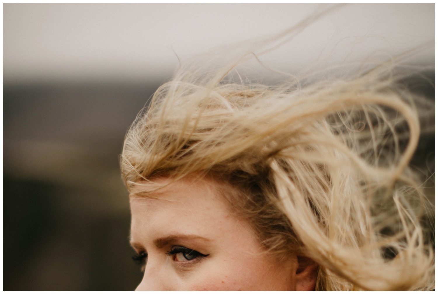 rowena_crest_intimate_engagement_session_0016.jpg