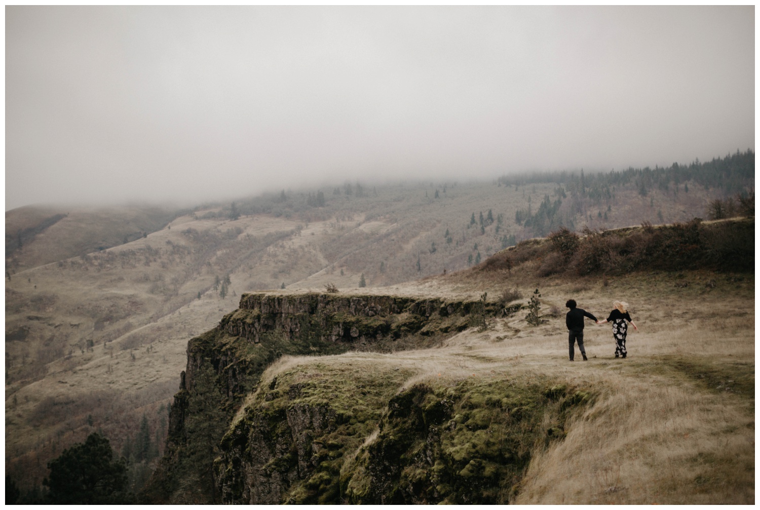 rowena_crest_intimate_engagement_session_0027.jpg