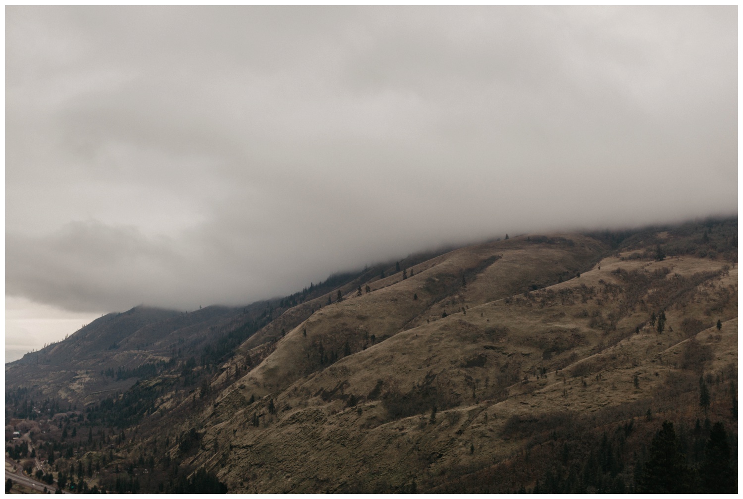 rowena_crest_intimate_engagement_session_0040.jpg