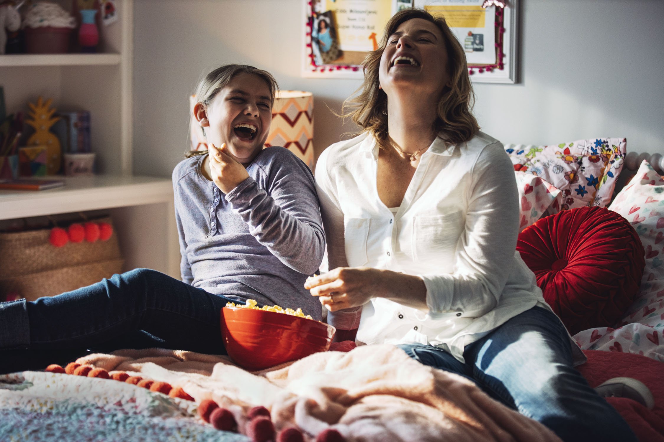 2019_03_27_Orville mother daughter sharing a laugh Clayton Hauck L3A8271.jpg