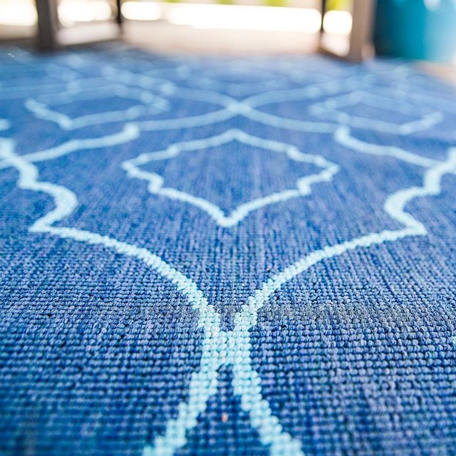 We loved how this outdoor rug had a pattern and a soft texture! It really added depth to this client&rsquo;s patio!