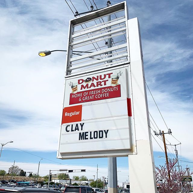 Listen. Taste. 🎶@donutmart #abqarts #publicart #contemporaryart #textinspace #publicpoetry #albuquerque #unm #lomas #fos #orphansigns
