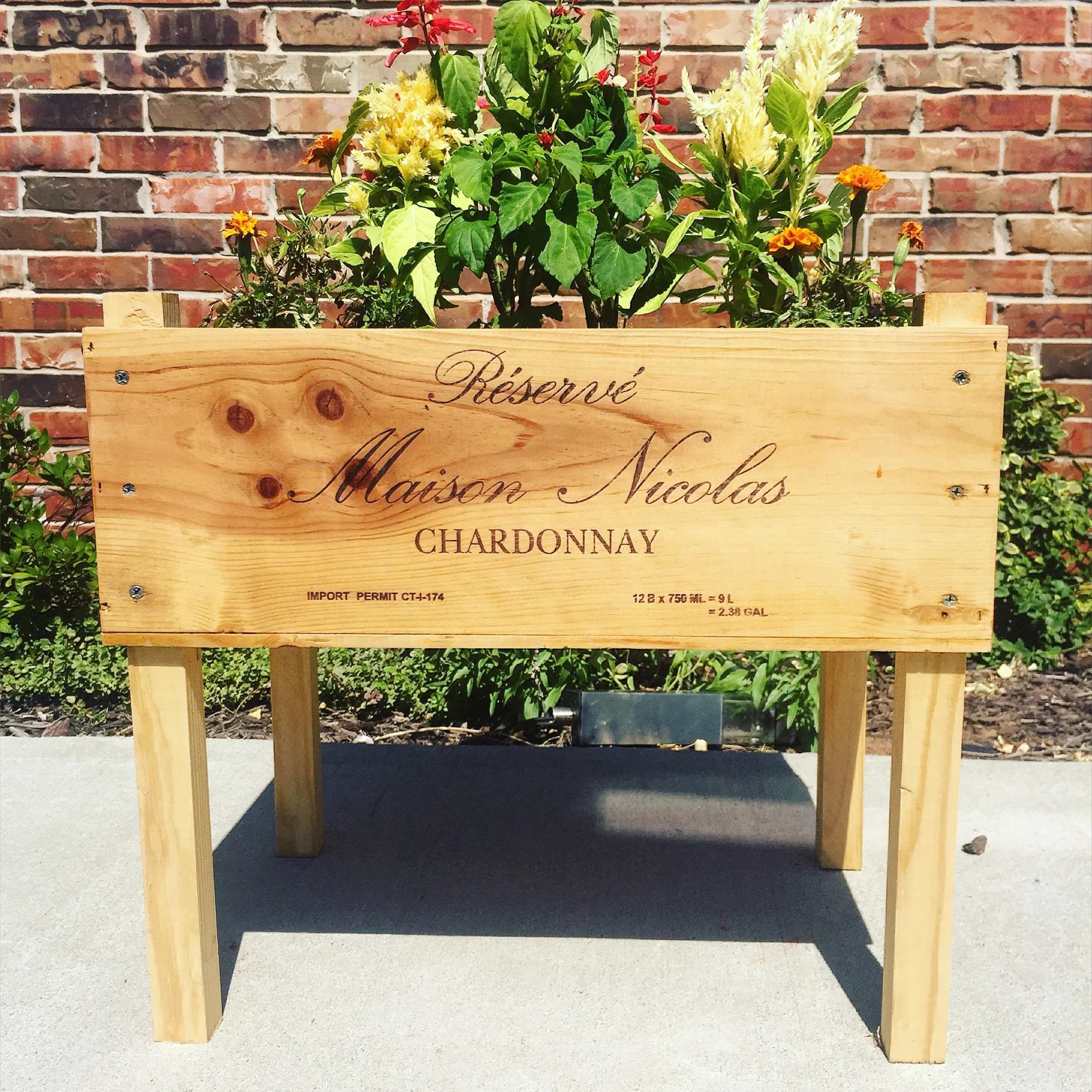 DIY WINE BOX PLANTER — Modern Builds