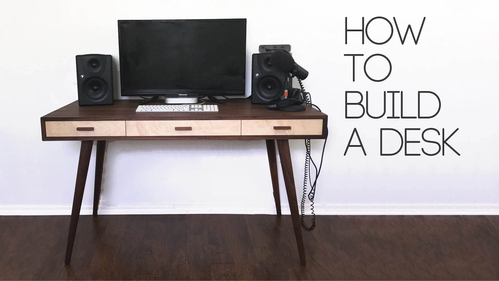 Desk.jpg