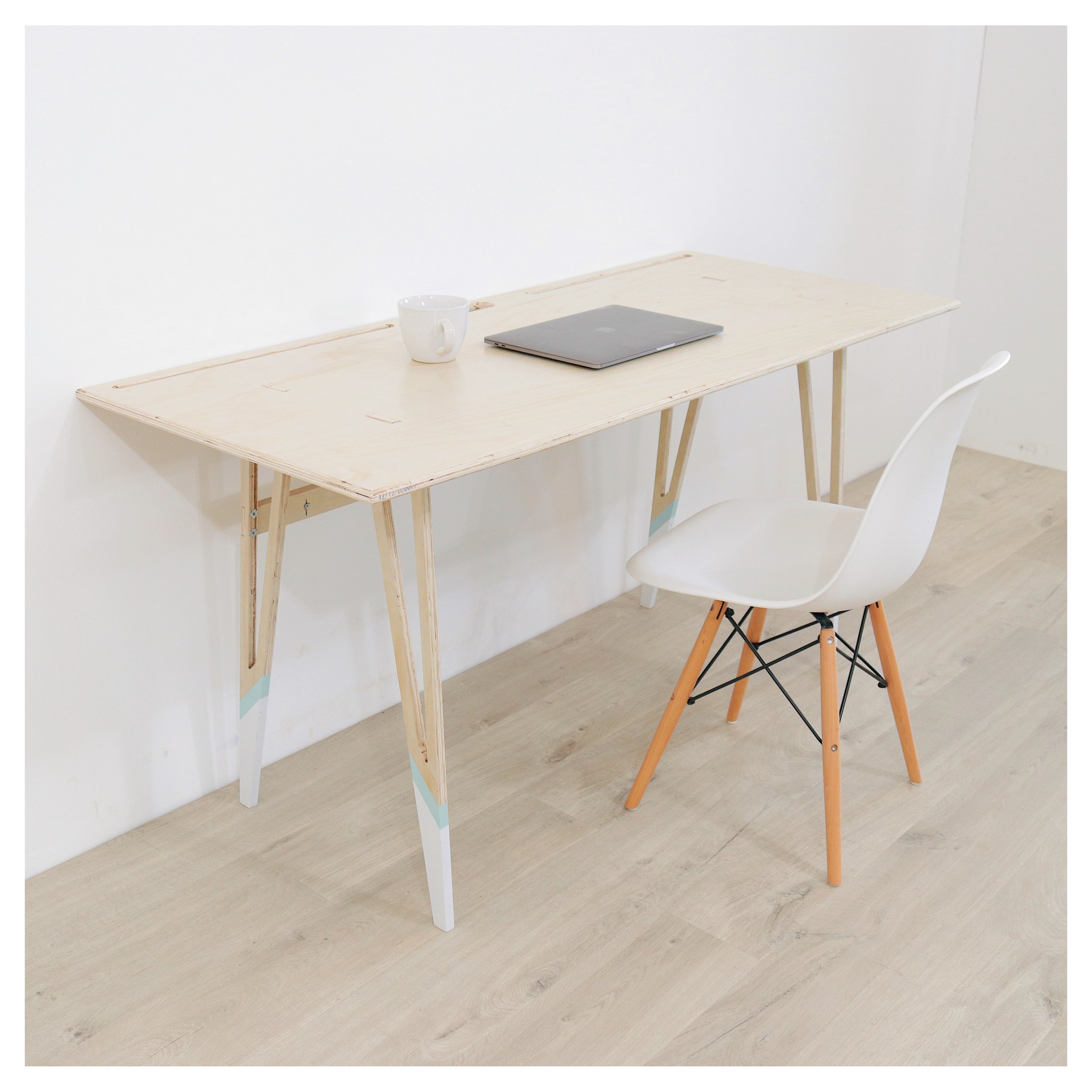 DIY PORTABLE PLYWOOD DESK