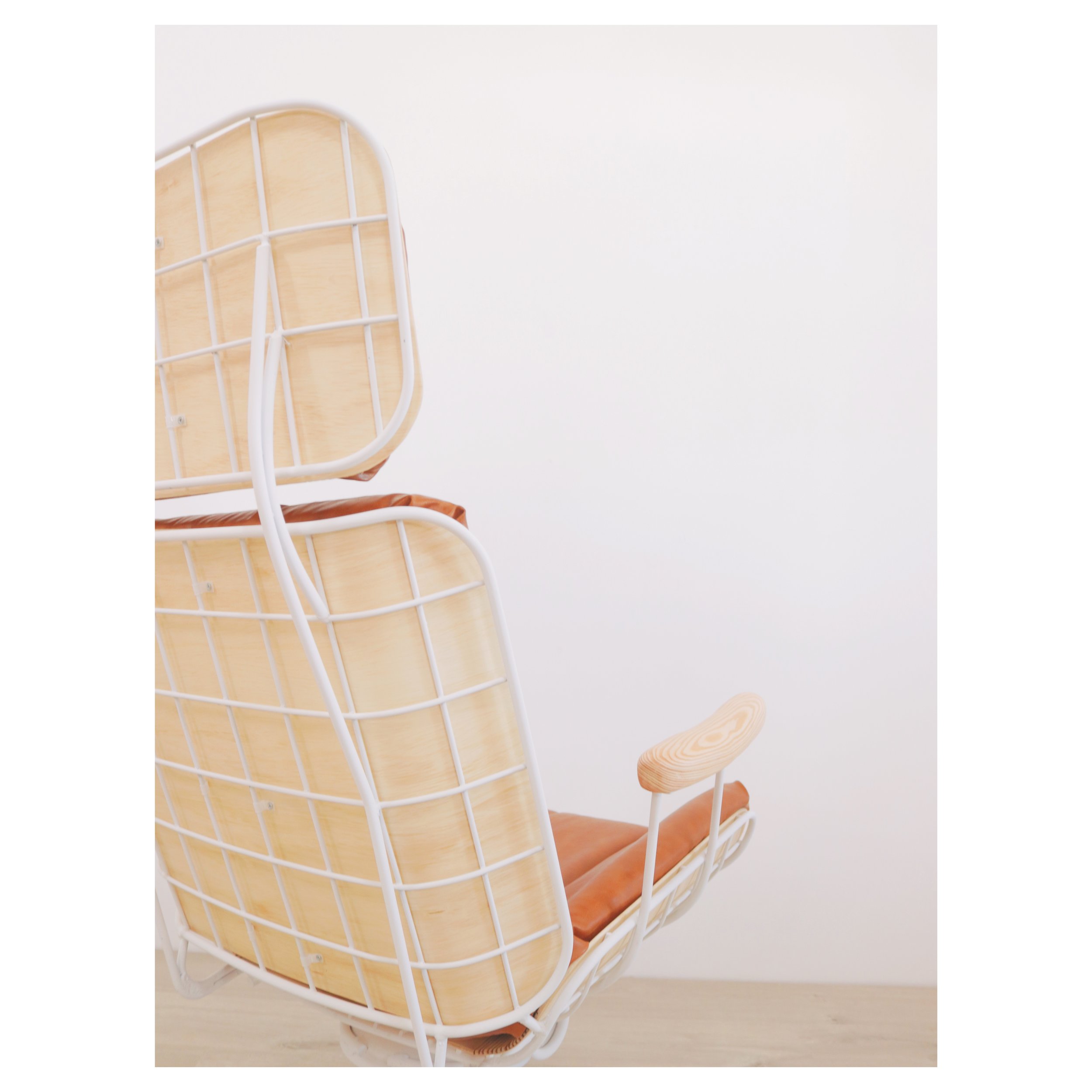  A modern take on a vintage Eames-style outdoor lounge chair.  By:  Mike Montgomery | Modern Builds  