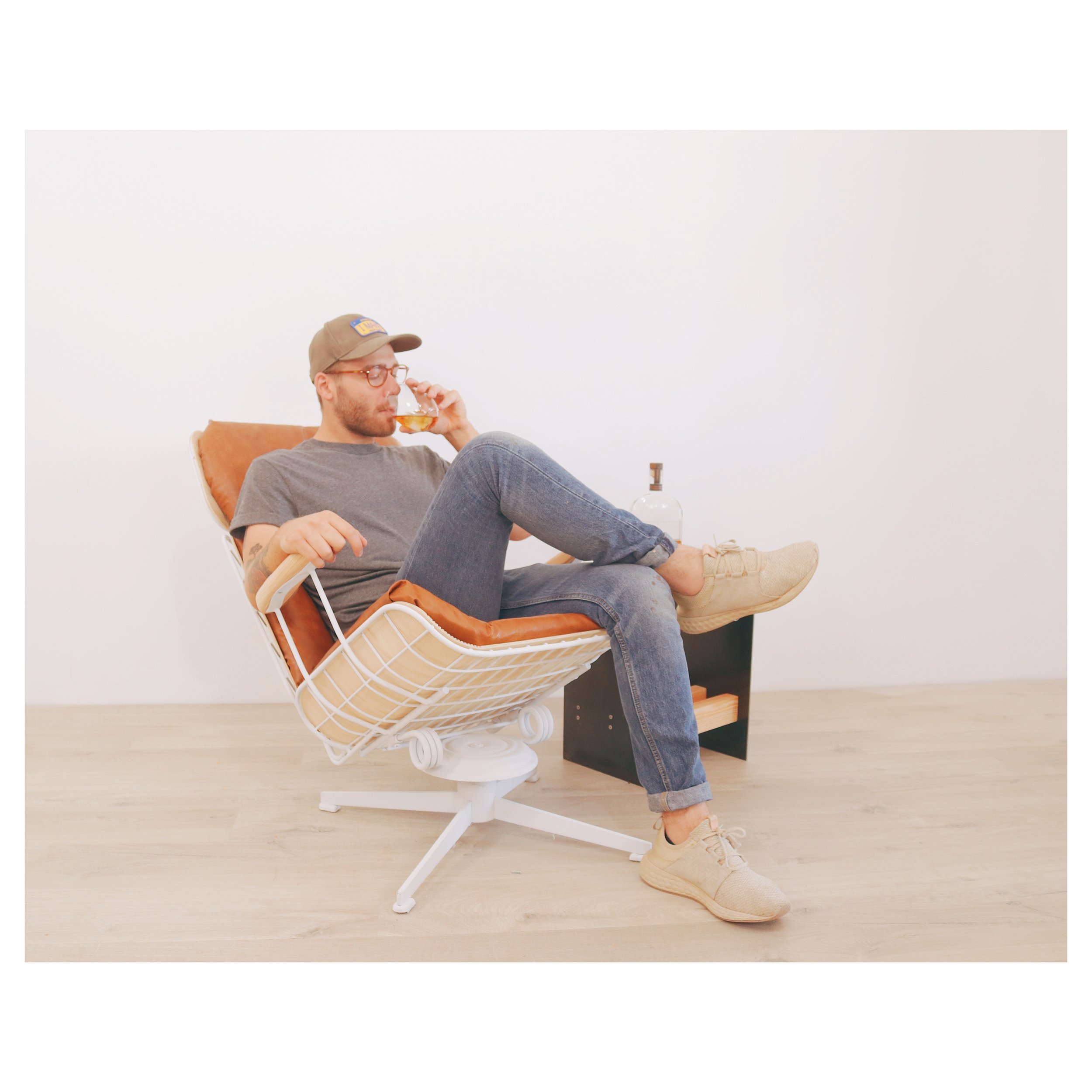  A modern take on a vintage Eames-style outdoor lounge chair.  By:  Mike Montgomery | Modern Builds  