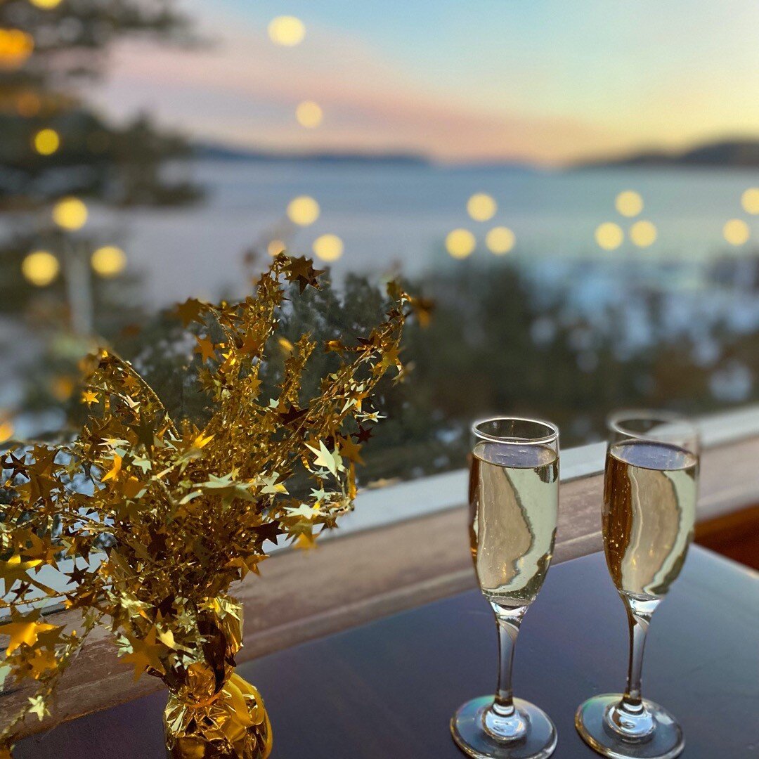 Cheers to the New Year!  #orcasisland #visitsanjuans #the_mansion_restaurant