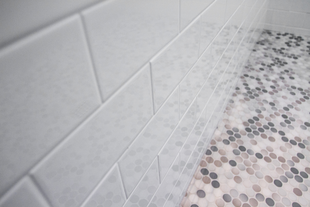 14-001 T Bath Detail.jpg