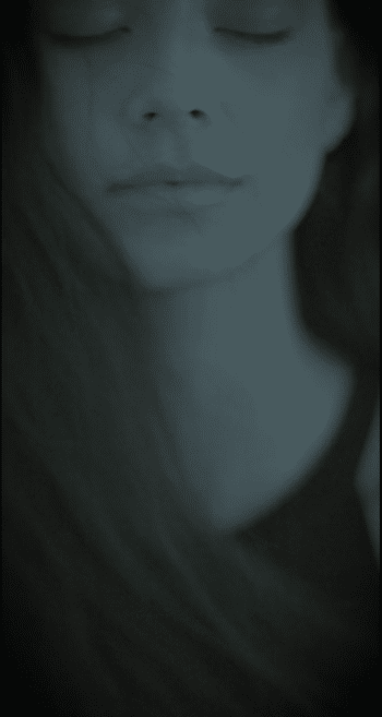 BEAUTY_Aleja_BLACK-TEASER_v3 [520x976]-low.gif