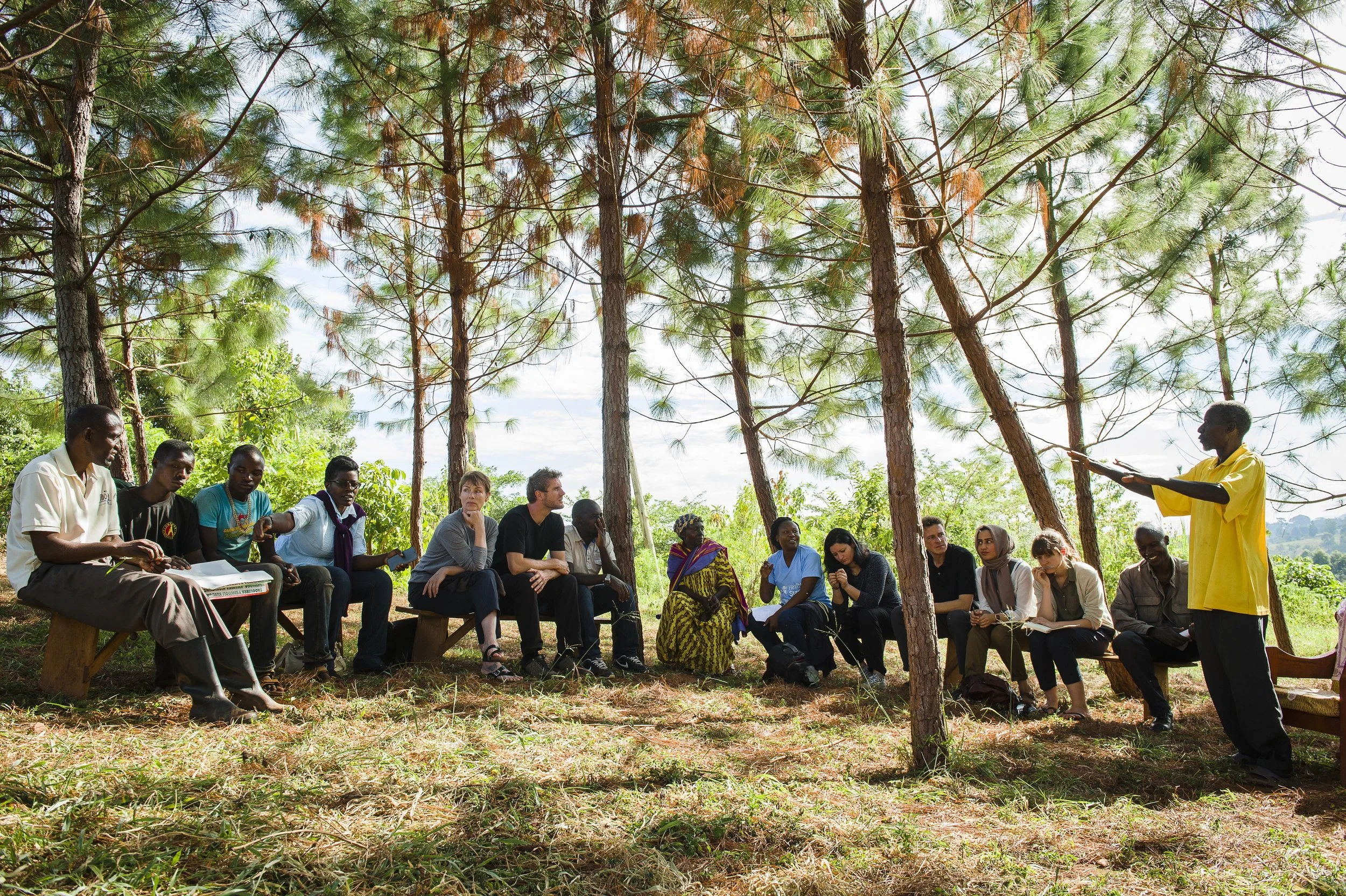 Meeting between farmers from Kichwamba coffee farm, WaterAid and Project Waterfall. Photo credit: Eliza Powell Photography