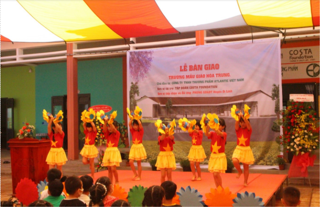 Dance_performance_at_handover_ceremony[1].png